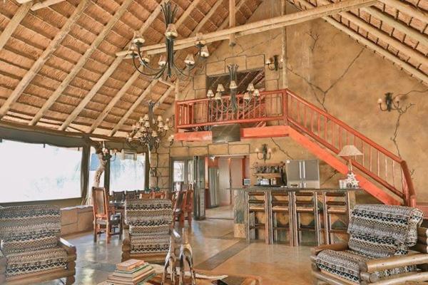 Tshukudiba Game Lodge Tom Burke Eksteriør bilde