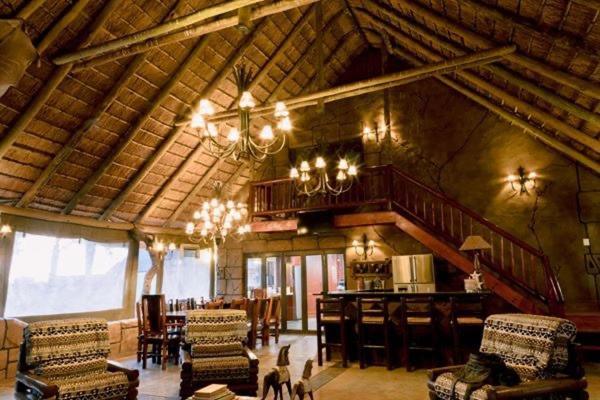 Tshukudiba Game Lodge Tom Burke Eksteriør bilde